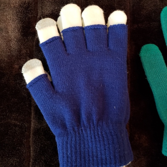 Two pair Knit gloves - Picture 2 of 3